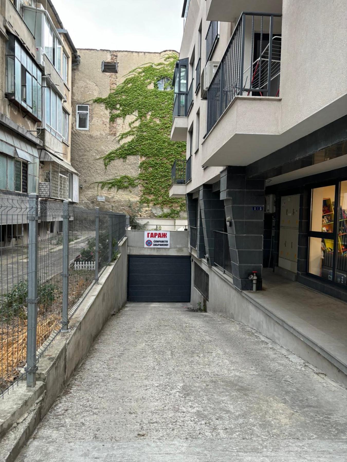 Apartamento Downтown - Free Parking Varna Exterior foto